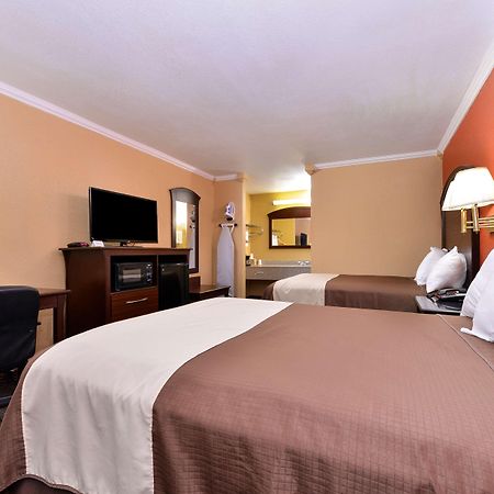 Americas Best Value Inn Schulenburg Bagian luar foto