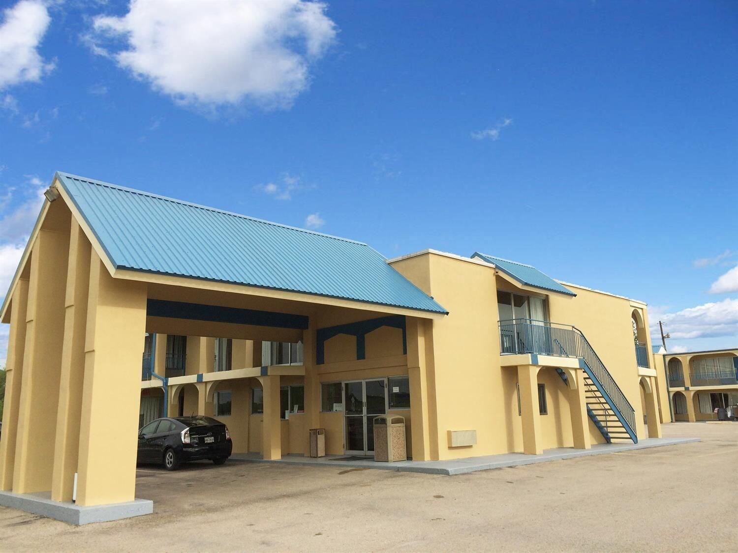 Americas Best Value Inn Schulenburg Bagian luar foto