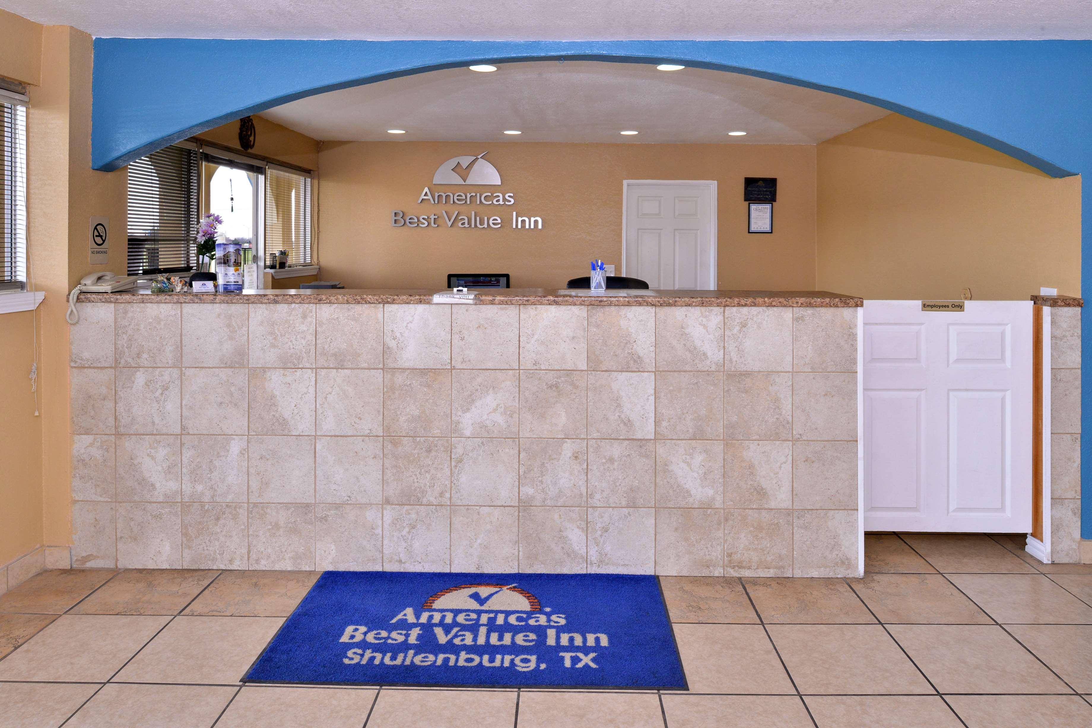 Americas Best Value Inn Schulenburg Bagian luar foto