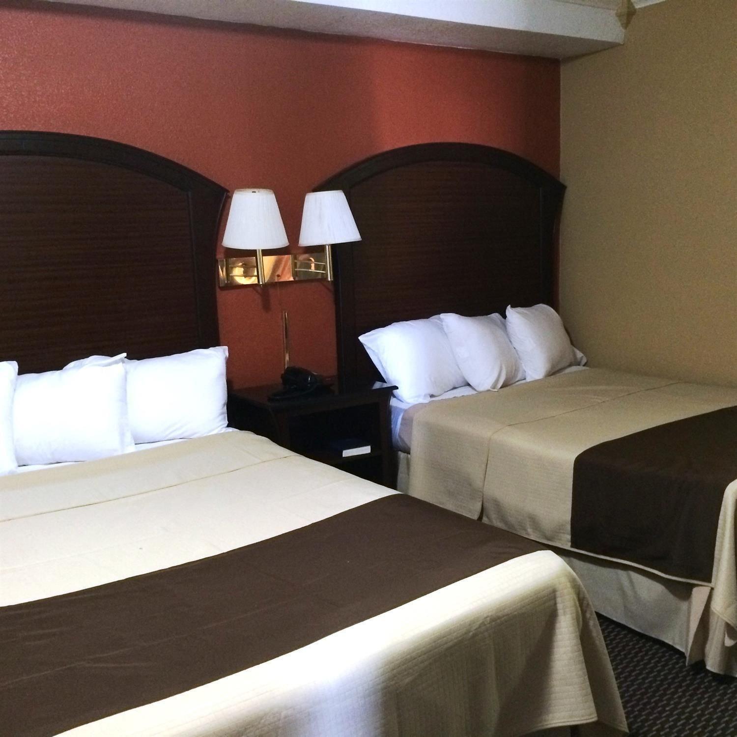 Americas Best Value Inn Schulenburg Bagian luar foto