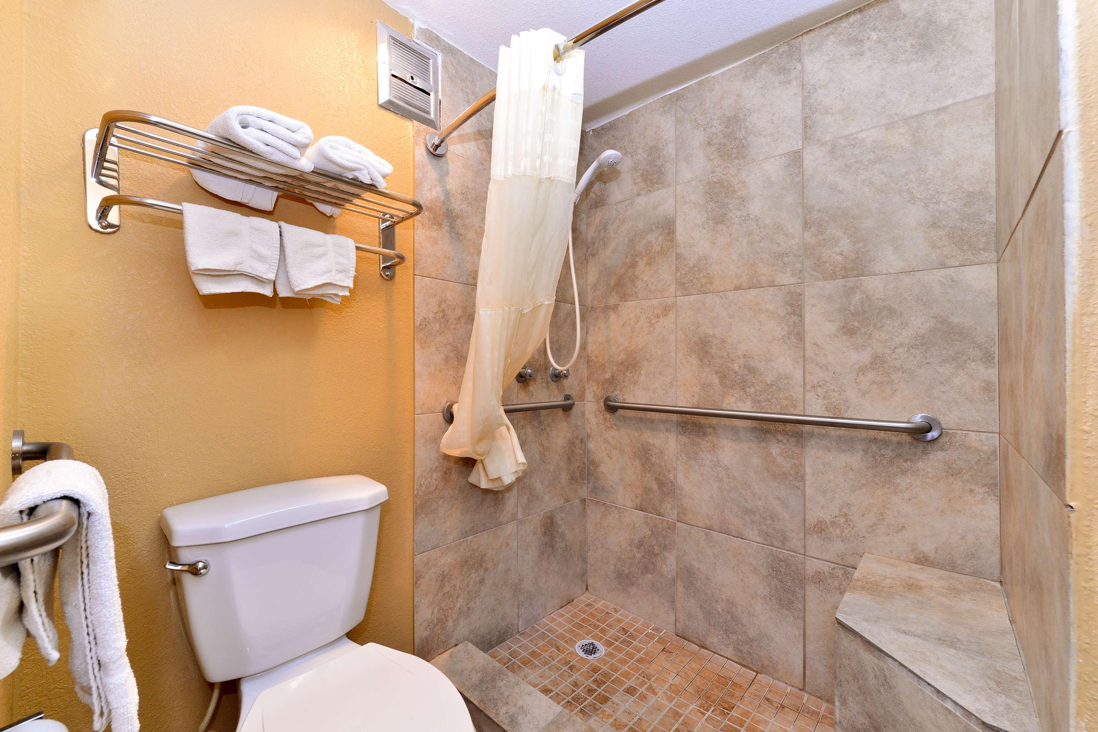 Americas Best Value Inn Schulenburg Bagian luar foto